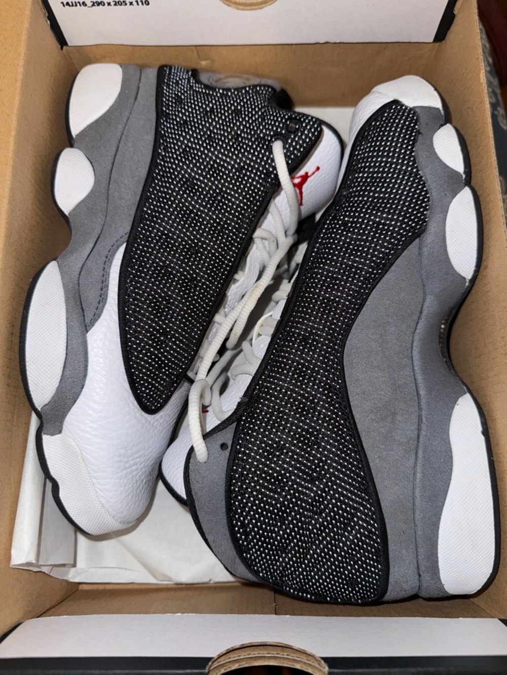 Air Jordan 13 Retro (GS) 2022 fits a women’s size 7.5 only worn 2xs